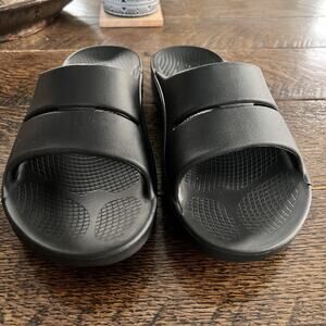 NWOT OOFOS OOAHH Sandal Slide Recovery Footwear Unisex - Black Sz 9